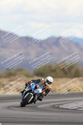 media/Nov-16-2025-Race Pace (Sun) [[8c5fa54630]]/Non Verified Riders (1st 20 Minutes)/5-Turn 15 (110pm)/